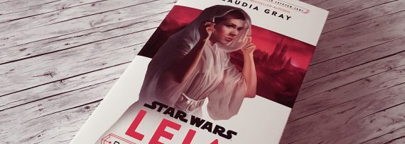 Das Cover von Star Wars: Leia, Prinzessin von Alderaan bildet die junge Leia Organa ab.