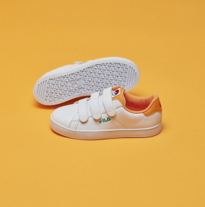 Das Modell Glumanda der Fila x Pokémon Kollektion.