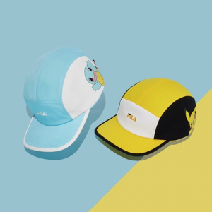 Caps aus der Fila x Pokémon-Kollektion.